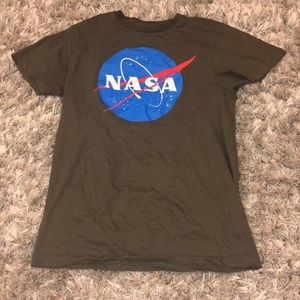 Olive green fitted NASA T-shirt (SIZE: M)